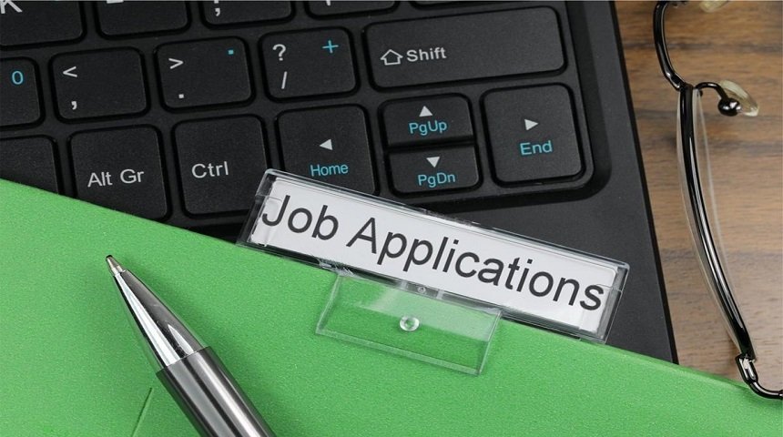 Navigating the White-Collar Job Market Dissonance: LinkedIn Despair vs. Robust Labor Market Data