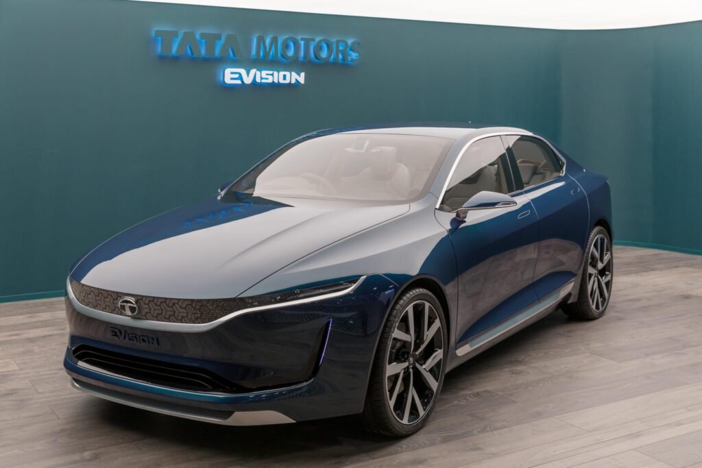 "Top 10 Electric Cars with the Fastest Charging Speeds According to Edmunds"
