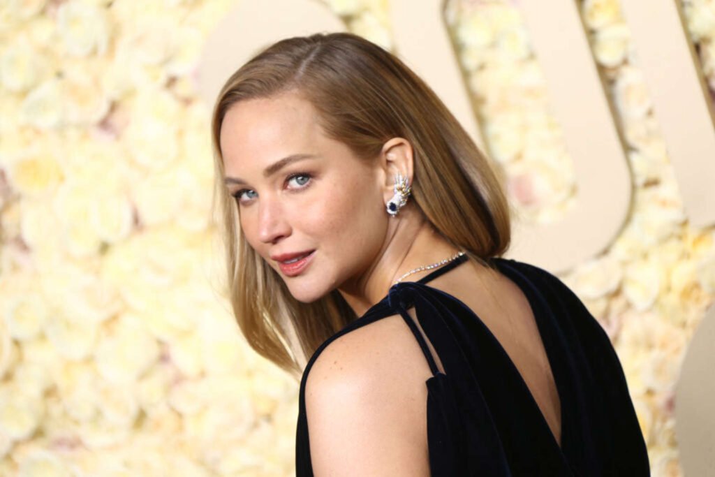 Jennifer Lawrence's Hilarious Moment at 2024 Golden Globes and Emma Stone's Win