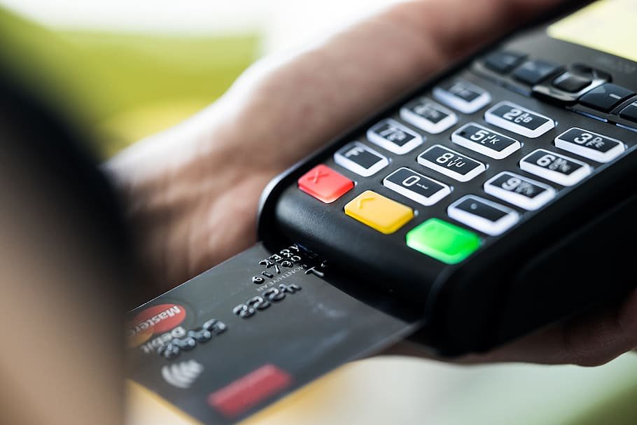 "Navigating the Ebb in Credit Card Confidence: